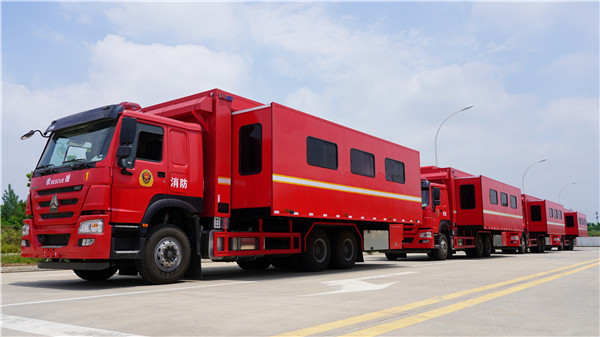 重汽后雙橋宿營(yíng)車(chē)