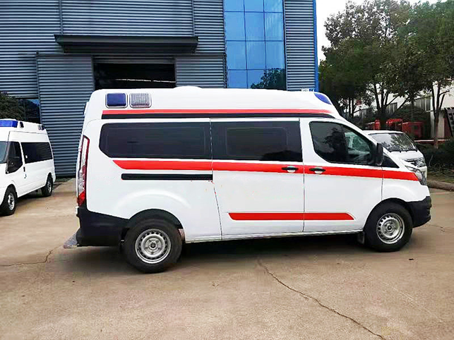 福特全順V362汽油版ABS一體化內(nèi)飾救護車