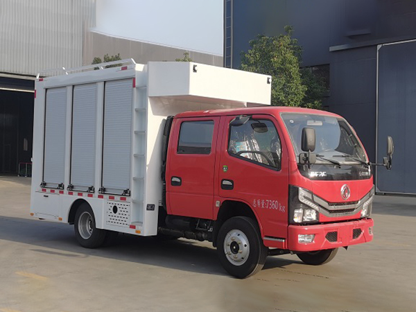 東風小多利卡裝備車